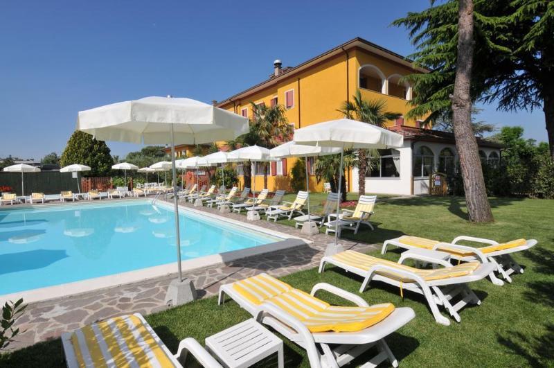 La Quiete Park Hotel Manerba del Garda Luaran gambar