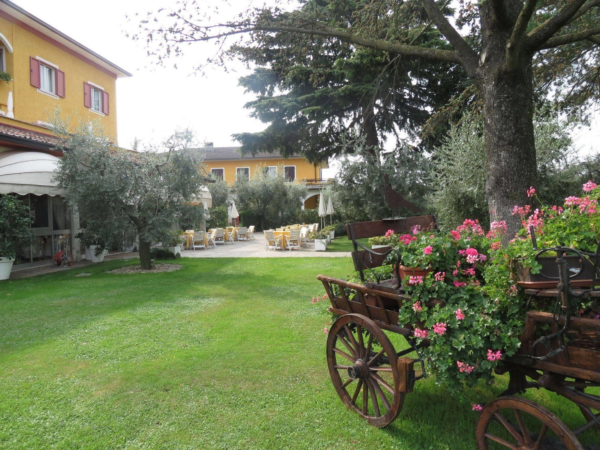 La Quiete Park Hotel Manerba del Garda Luaran gambar