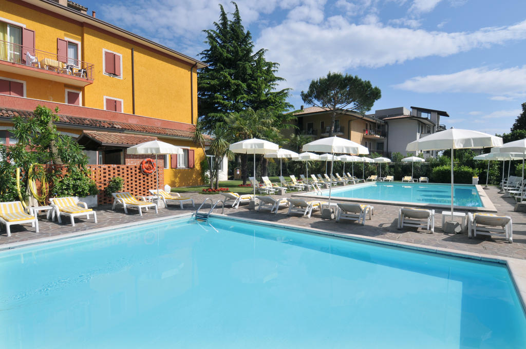 La Quiete Park Hotel Manerba del Garda Luaran gambar